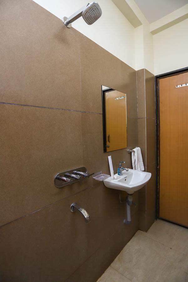 Hotel Ashoka Palace Ujjain Extérieur photo